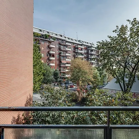 Guesthero - Apartment - Domodossola M5 Milão
